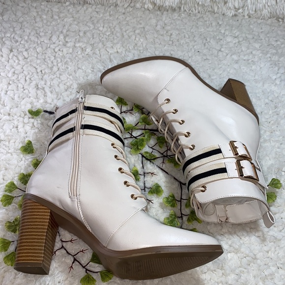 🌾Woman’s Heeled ankle boots 🌾 - Picture 4 of 7